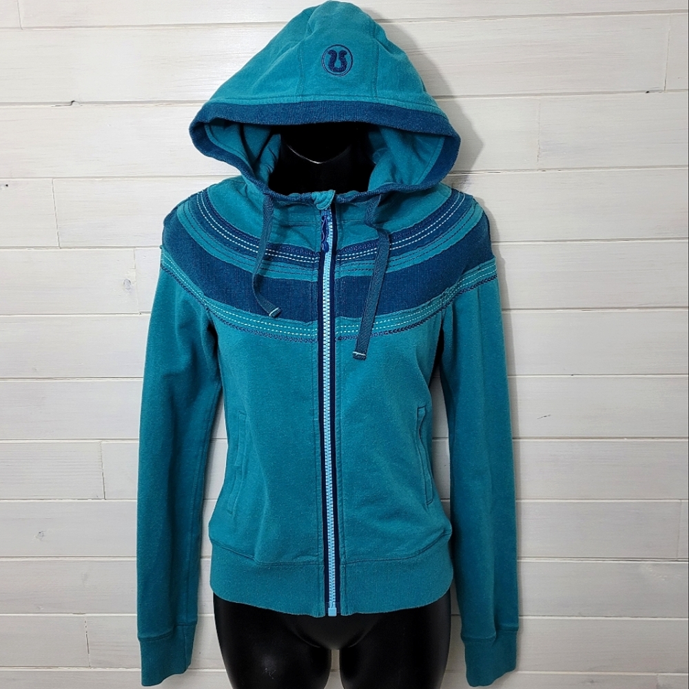 Vintage Lululemon turquoise sweater